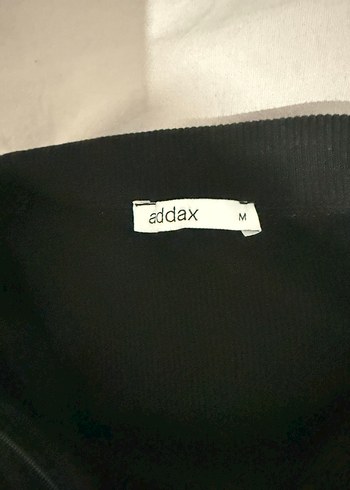 Siyah Yarım Fermuarlı Mini Crop Top - Görsel 3