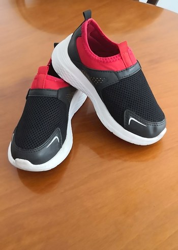 Kırmızı Siyah Erkek Çocuk Spor Ayakkabı