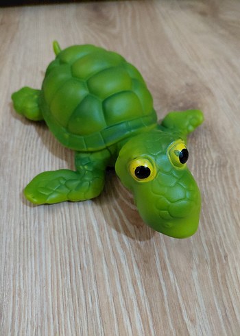 Yeşil Renkli Kaplumbağa Figürü