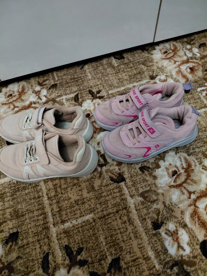 Kız Çocukları için Pembe Cırt Cırtlı Spor Ayakkabı - Görsel 3