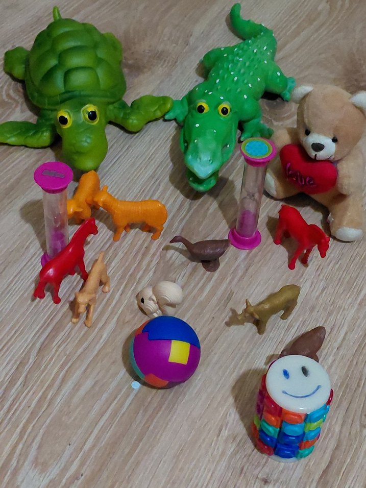 Renkli Hayvan Figürleri ve Oyuncak Seti - Görsel 2