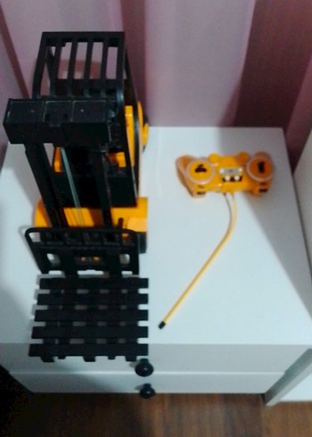 Sarı Uzaktan Kumandalı Oyuncak Forklift