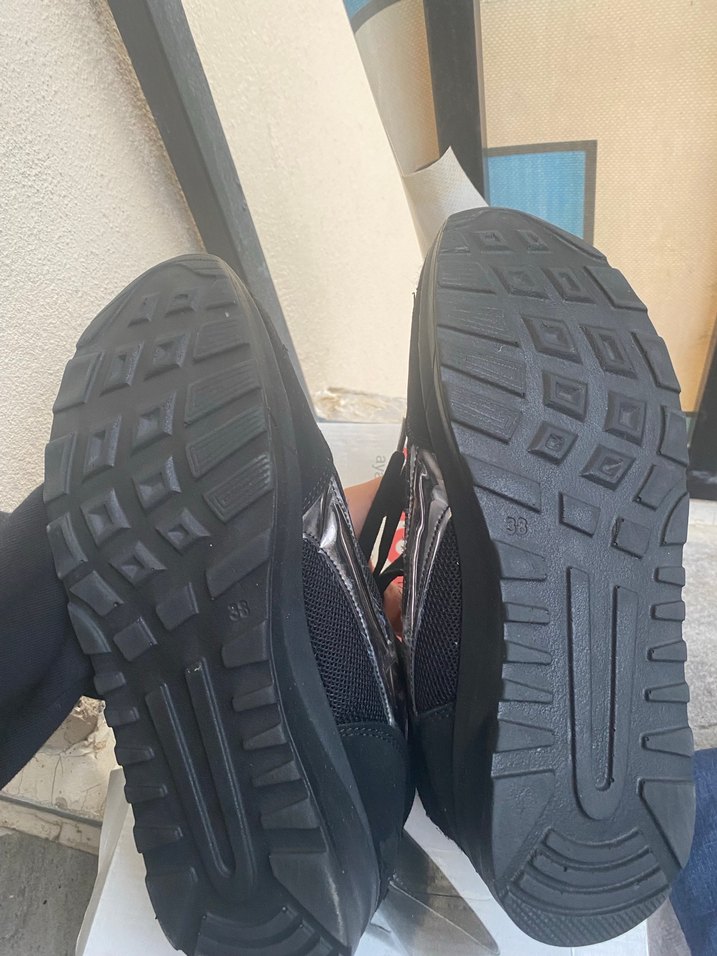 Siyah Bağcıklı Kadın Spor Ayakkabı - Görsel 2