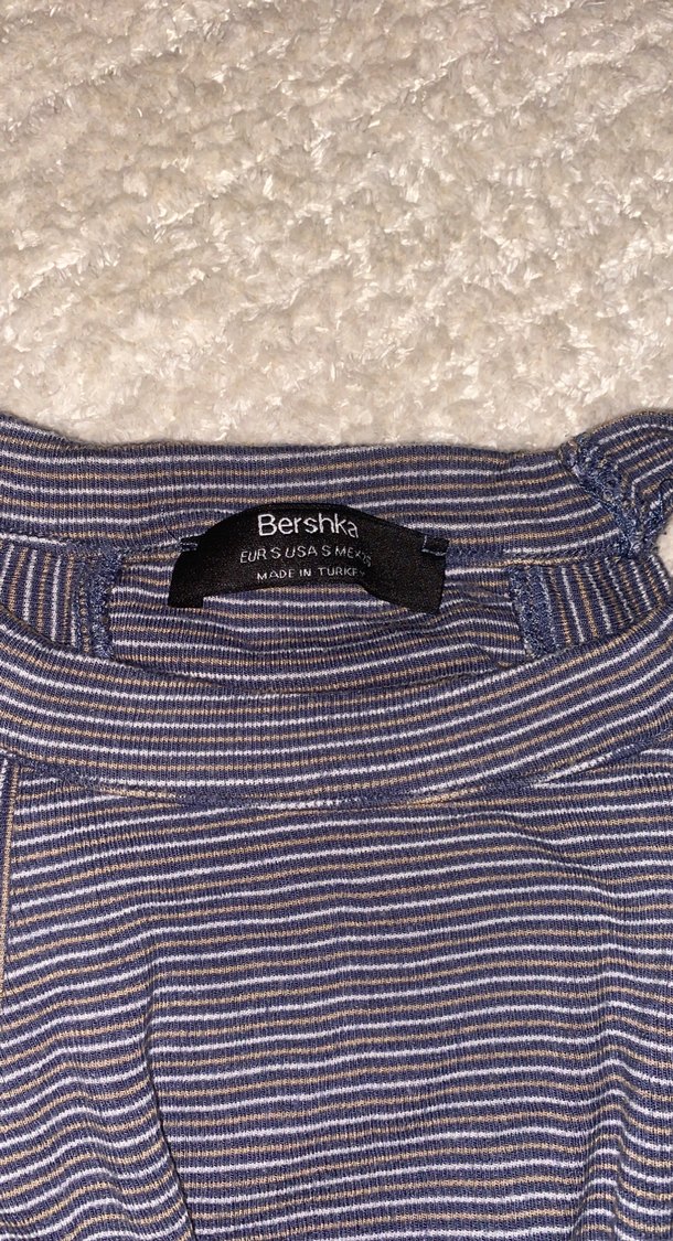 V Yaka, Kolsuz, Örgü Kadın crop - Görsel 2