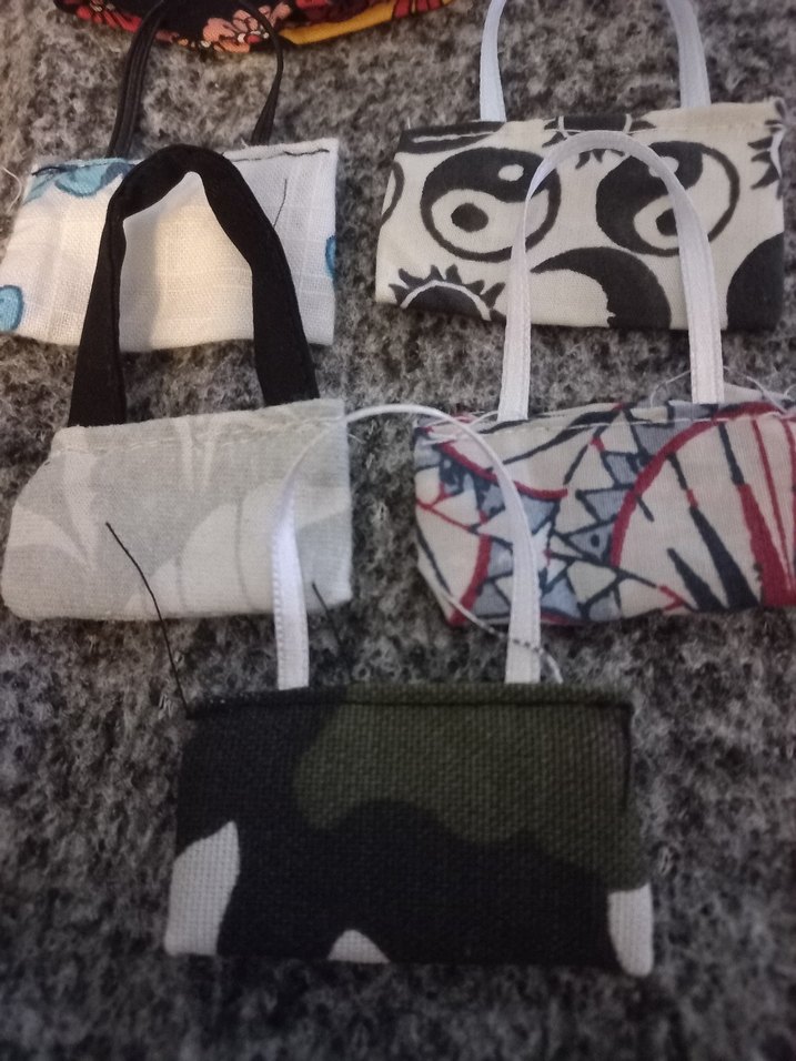 Çeşitli Bebek Kıyafetleri ve Çantaları Seti Barbie için - Görsel 4