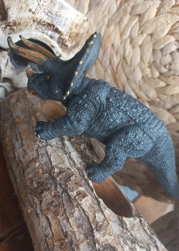 Koyu Gri Triceratops Aksiyon Figürü - Görsel 3