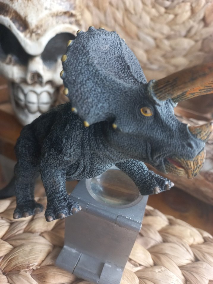 Koyu Gri Triceratops Aksiyon Figürü - Görsel 4