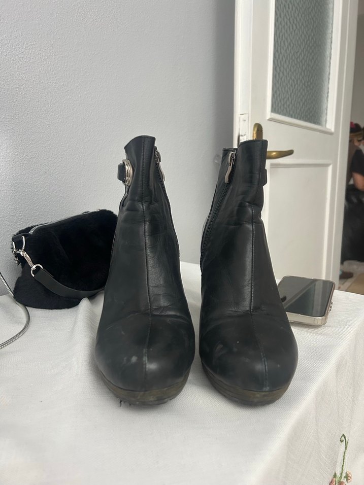 Yılan Desenli Tokalı Siyah Topuklu Bot - Görsel 2