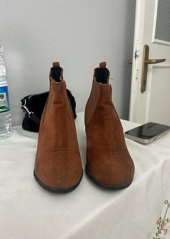 Kahverengi Süet Topuklu Kadın Bot - Görsel 2