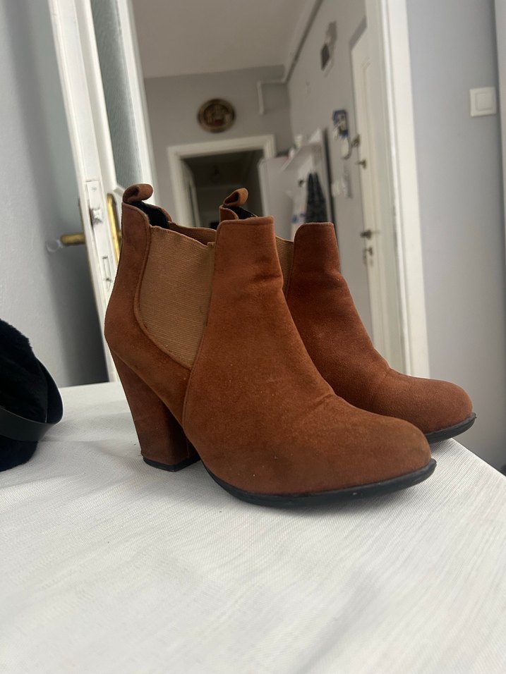 Kahverengi Süet Topuklu Kadın Bot - Görsel 3