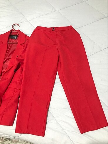 xl Beden kırmızı Renk Kırmızı blazer takım bir kere giyildi XL