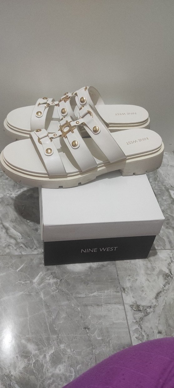 Beyaz Tokalı Dolgu Topuk Kadın Terlik - Görsel 4