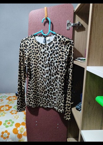 Leopar Desenli Uzun Kollu Kadın Bluz