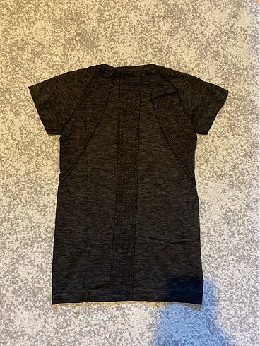H&M H&m spor tshirt