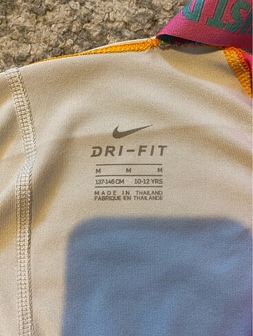 m Beden Nike original t-shirt kolsuz