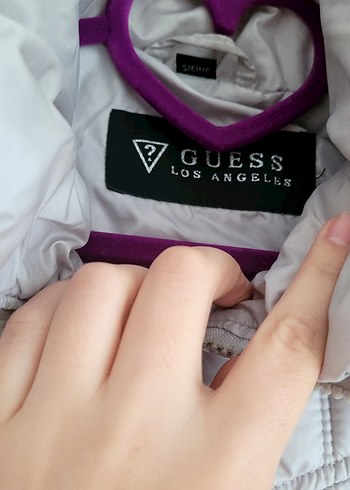 Guess Kürk Detaylı Gri Kaz Tüyü Kadın Kışlık Mont - Görsel 4