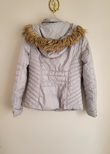 Guess Kürk Detaylı Gri Kaz Tüyü Kadın Kışlık Mont - Görsel 6