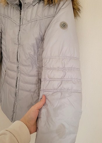 Guess Kürk Detaylı Gri Kaz Tüyü Kadın Kışlık Mont - Görsel 3