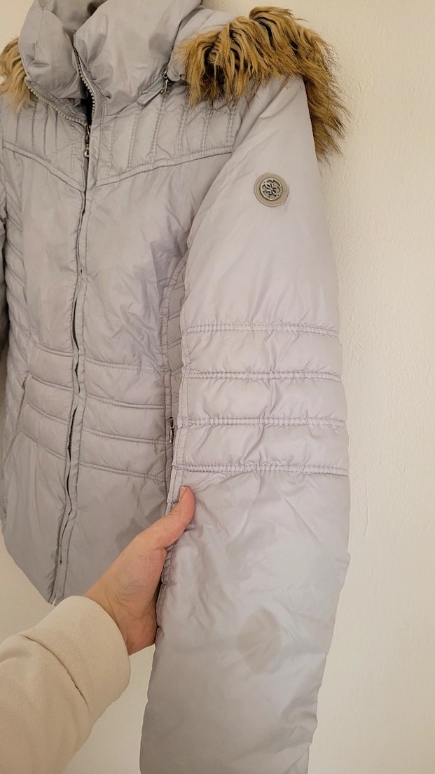 Guess Kürk Detaylı Gri Kaz Tüyü Kadın Kışlık Mont - Görsel 3