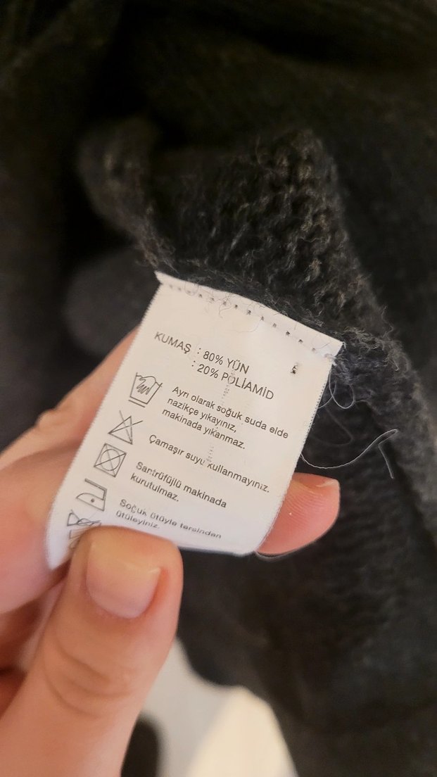 Düğmeli Siyah Uzun Hırka - Görsel 4