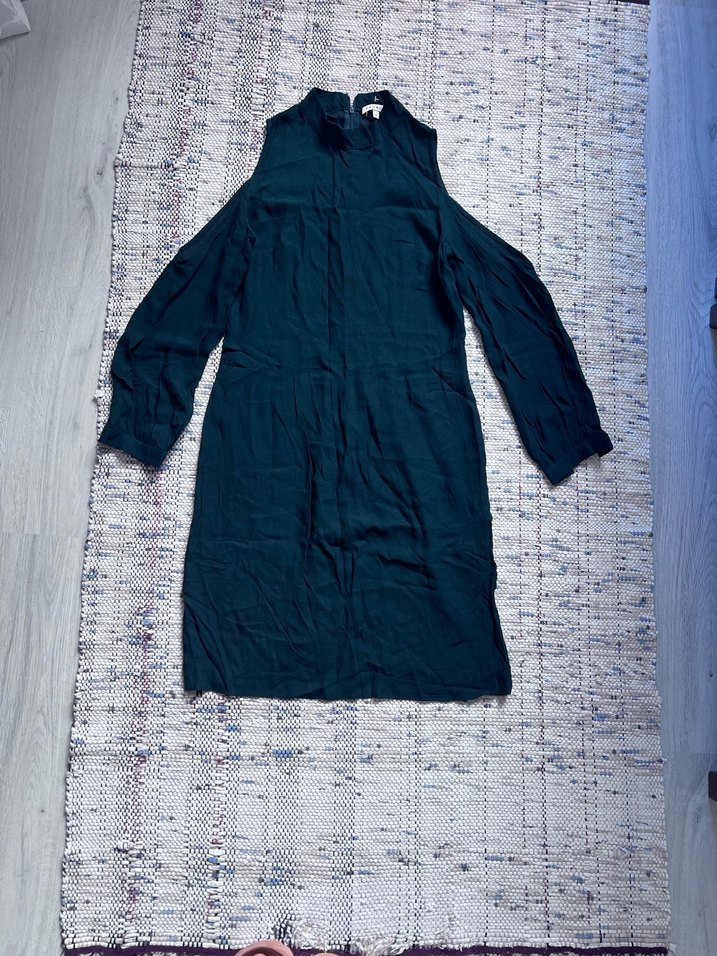 Yüksek Yakalı Yeşil Keten Kalem Elbise - Görsel 3