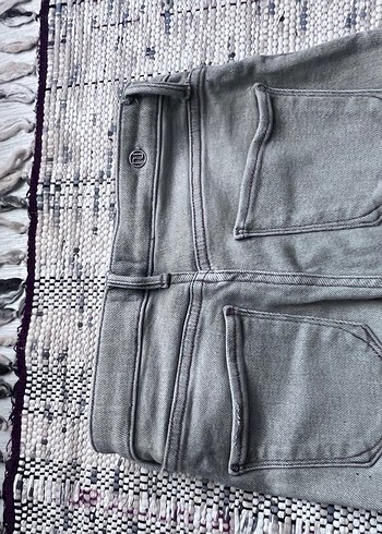 Gri Kadın Denim Normal Boy Dar Kesim Jean - Görsel 4