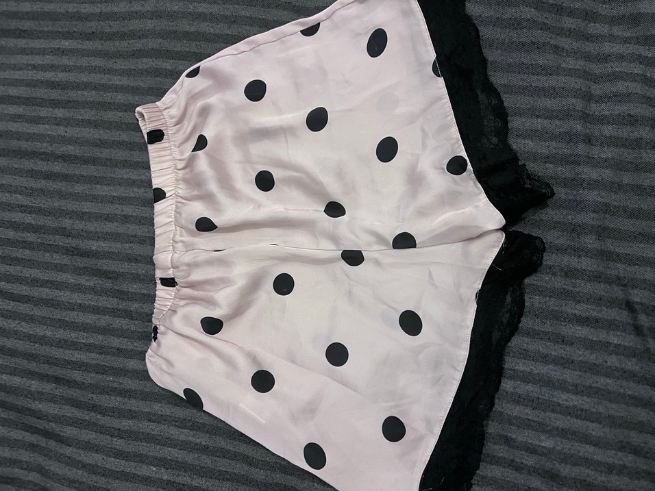 Puantiye Dantel Detaylı saten Şort - Görsel 3