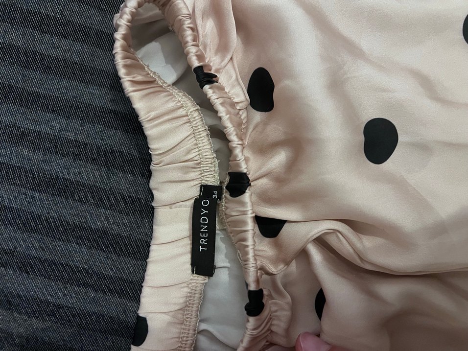 Puantiye Dantel Detaylı saten Şort - Görsel 2