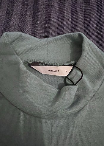 Gri Yüksek Yaka Bluz - Görsel 3