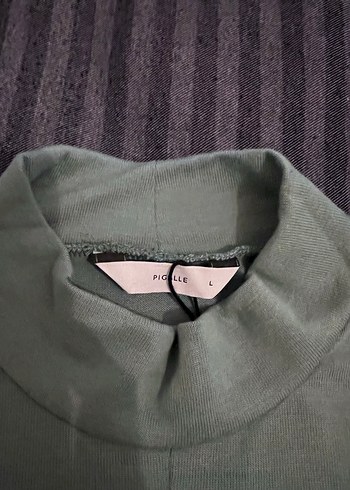 Gri Yüksek Yaka Bluz - Görsel 4