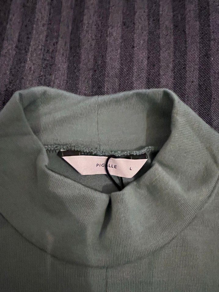 Gri Yüksek Yaka Bluz - Görsel 4