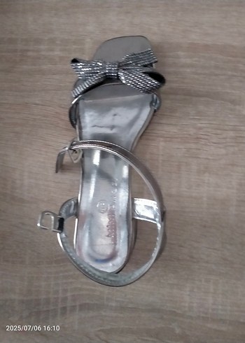 Diğer Diger Gri Yılan Desenli Dolgu Topuklu çocuk Ayakkabı