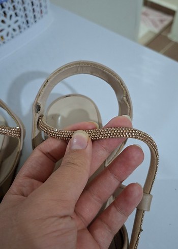 Bej Zincir Detaylı Kadın Topuklu Ayakkabı - Görsel 5