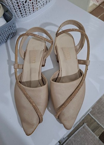 Bej Zincir Detaylı Kadın Topuklu Ayakkabı - Görsel 2