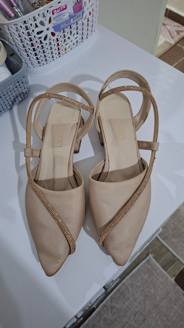 Bej Zincir Detaylı Kadın Topuklu Ayakkabı - Görsel 2