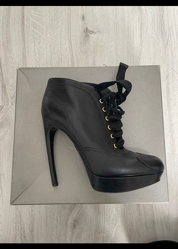 Alexander McQueen 39