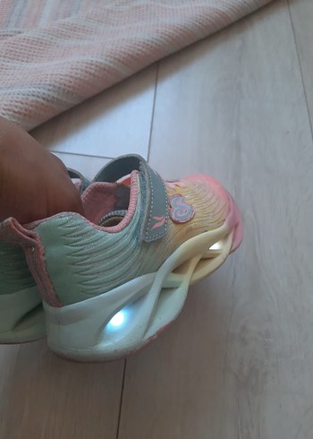 Kız Çocuk Işıklı Skechers Sneaker - Görsel 4