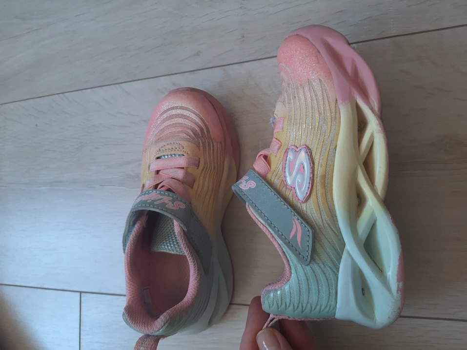 Kız Çocuk Işıklı Skechers Sneaker - Görsel 2