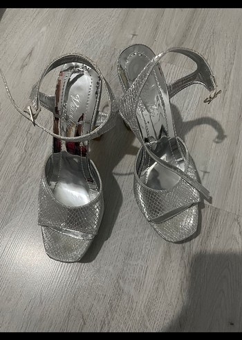 Gümüş Gri Platform Topuklu Kadın Ayakkabı - Görsel 2