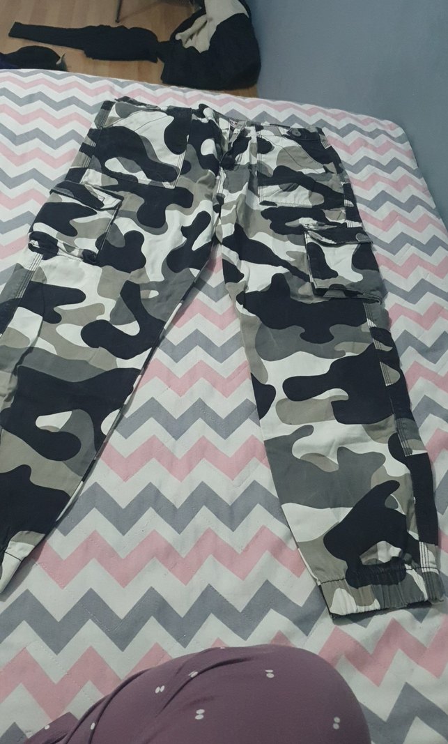 Düğmeli Gri Kamuflaj Kadın Rahat Pantolon - Görsel 2