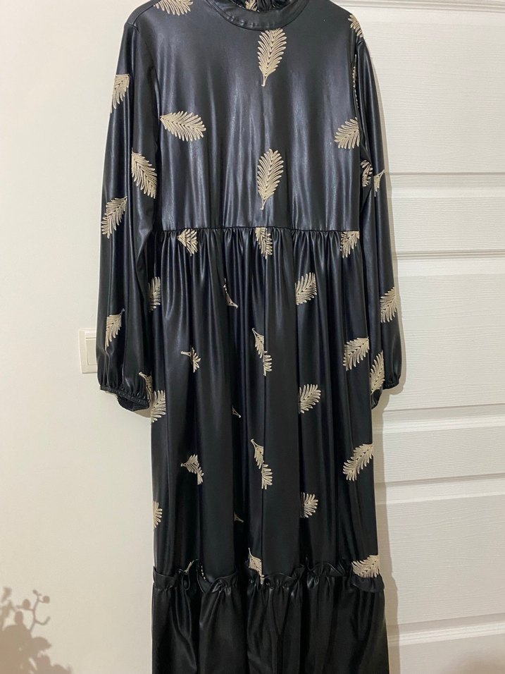 Yılan Desenli Siyah Uzun Elbise - Görsel 2