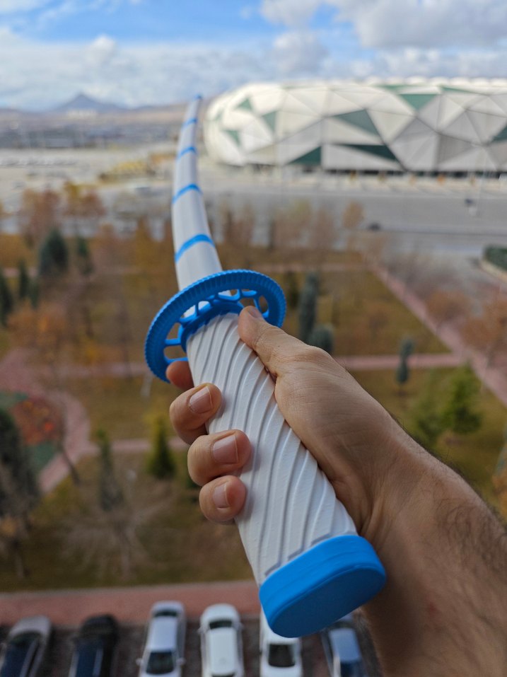 Mavi ve Beyaz Aksiyon Figürü Kılıcı - Görsel 2