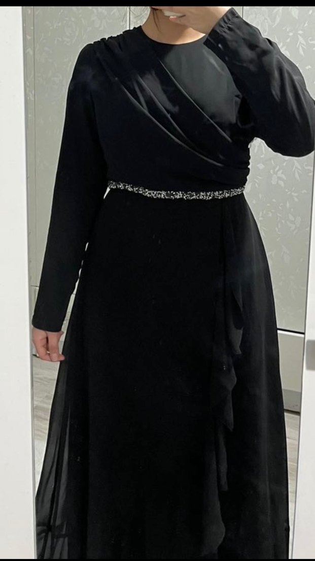 Siyah Uzun Drapeli tesettür abiye - Görsel 2