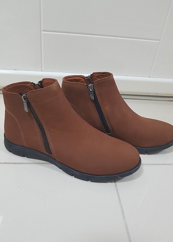 TABA Süet Fermuarlı Kadın Bot