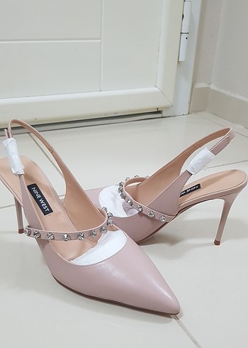 Nine West 38