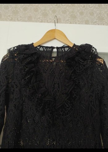 Zara Dantel Detaylı Siyah Uzun Kollu Bluz orjinal zara