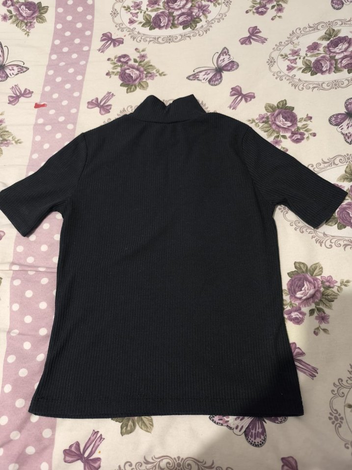 Kız Çocuk Siyah Kısa Kollu Boğazlı Tişört - Görsel 2