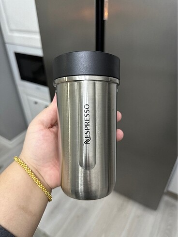 Beden gri Renk Nespresso Çelik termos ?