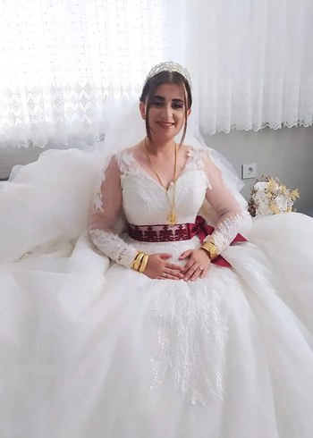 Uzun Kollu V Yaka Beyaz Prenses Gelinlik