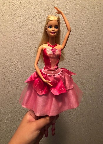 Barbie sihirli balerin